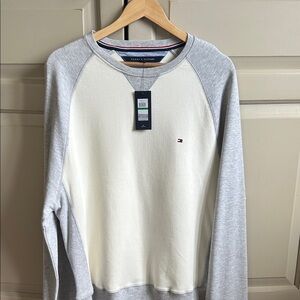 Tommy Hilfiger Men's Cream and Gray Crewneck Sweater